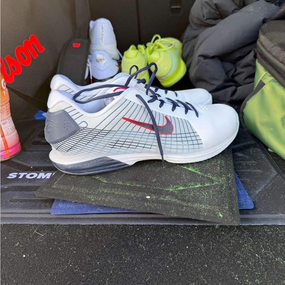 Nikecourt Hypersmash